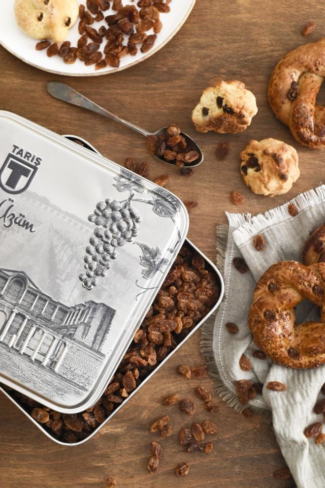 Tariş Sultaniye Çekirdeksiz Kuru Üzüm 1 Kg Teneke Kutu